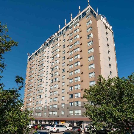 Sandman Signature Mississauga Hotel Екстер'єр фото