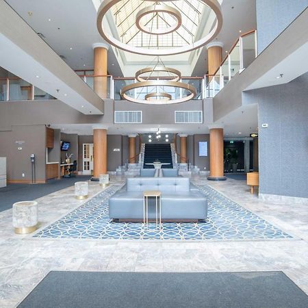 Sandman Signature Mississauga Hotel Екстер'єр фото