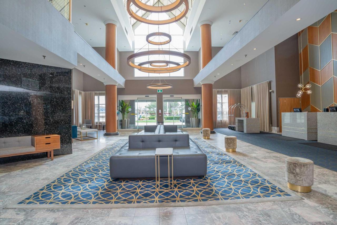 Sandman Signature Mississauga Hotel Екстер'єр фото