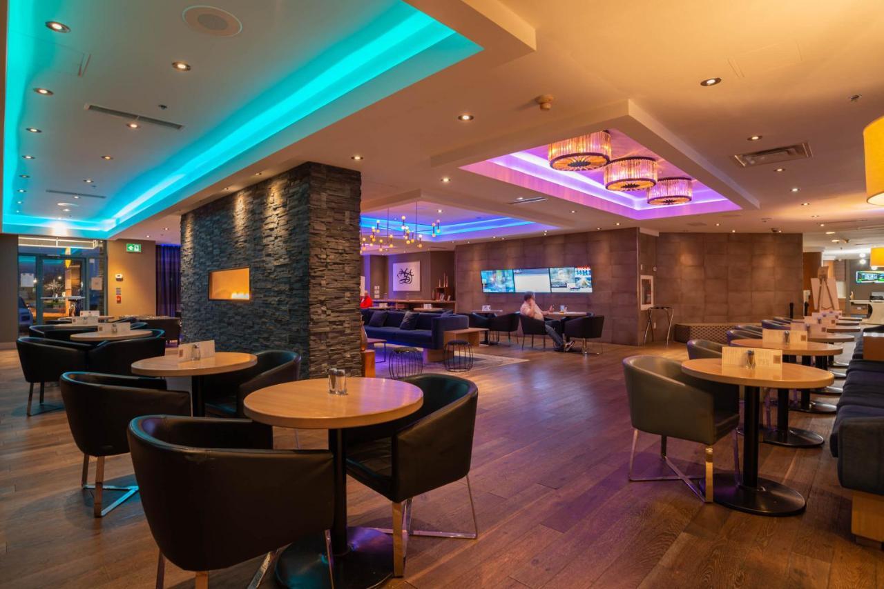 Sandman Signature Mississauga Hotel Екстер'єр фото