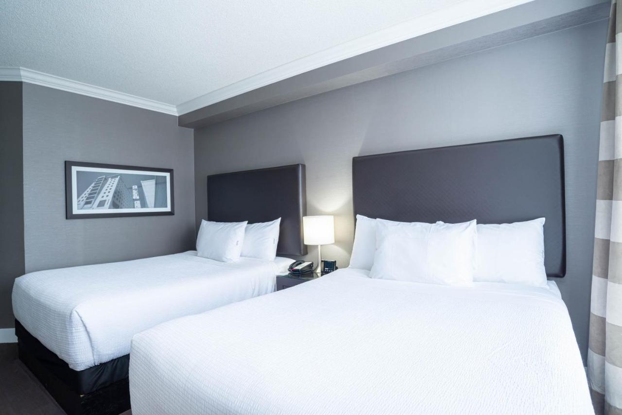 Sandman Signature Mississauga Hotel Екстер'єр фото