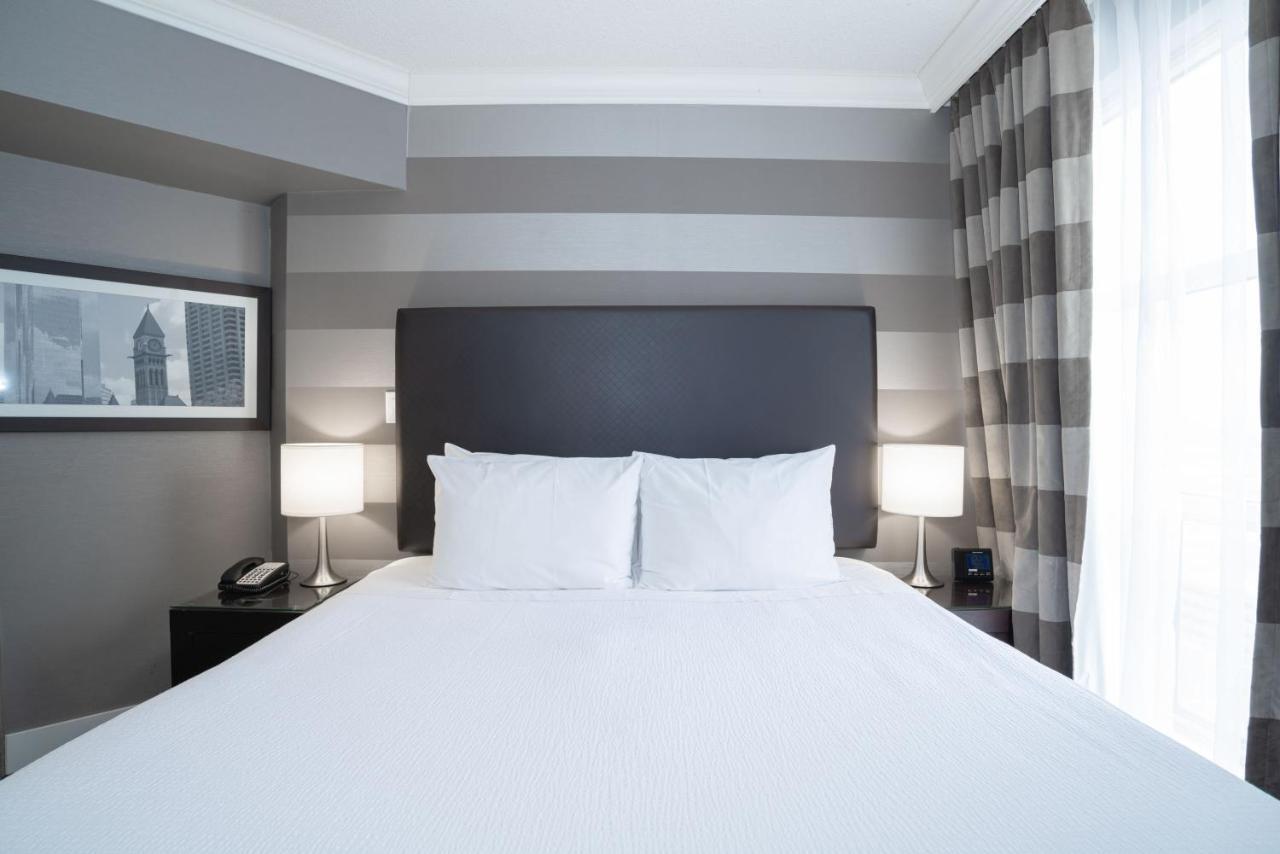 Sandman Signature Mississauga Hotel Екстер'єр фото