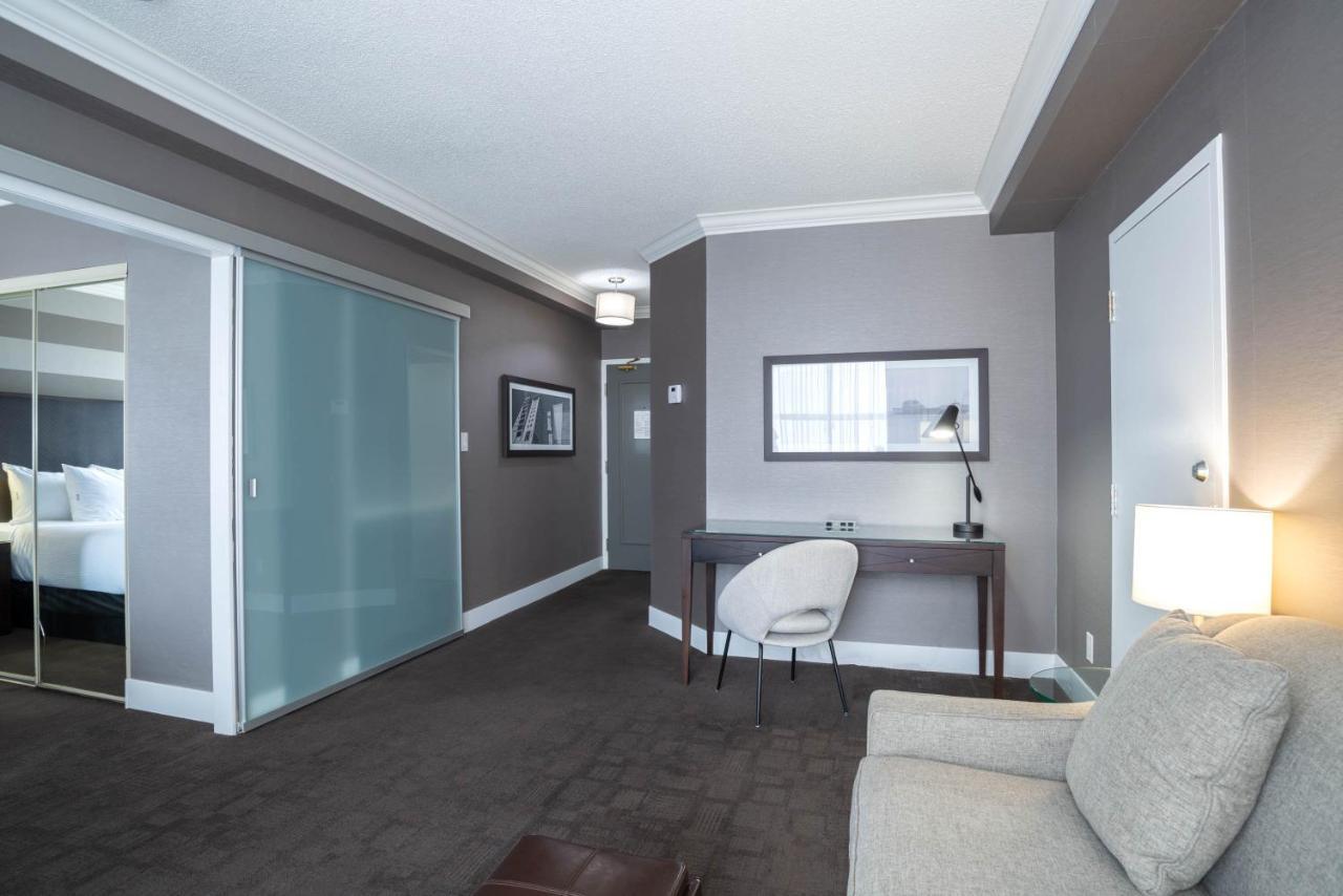Sandman Signature Mississauga Hotel Екстер'єр фото