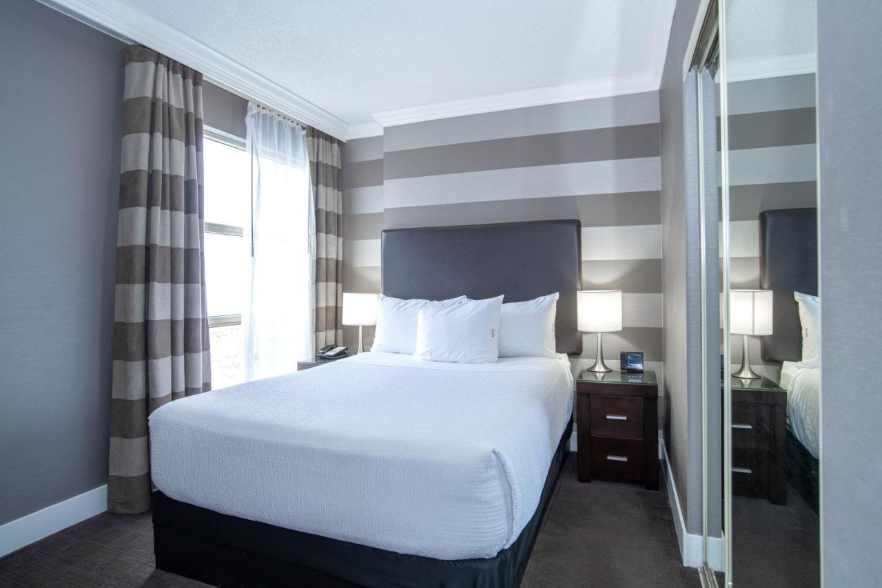 Sandman Signature Mississauga Hotel Екстер'єр фото