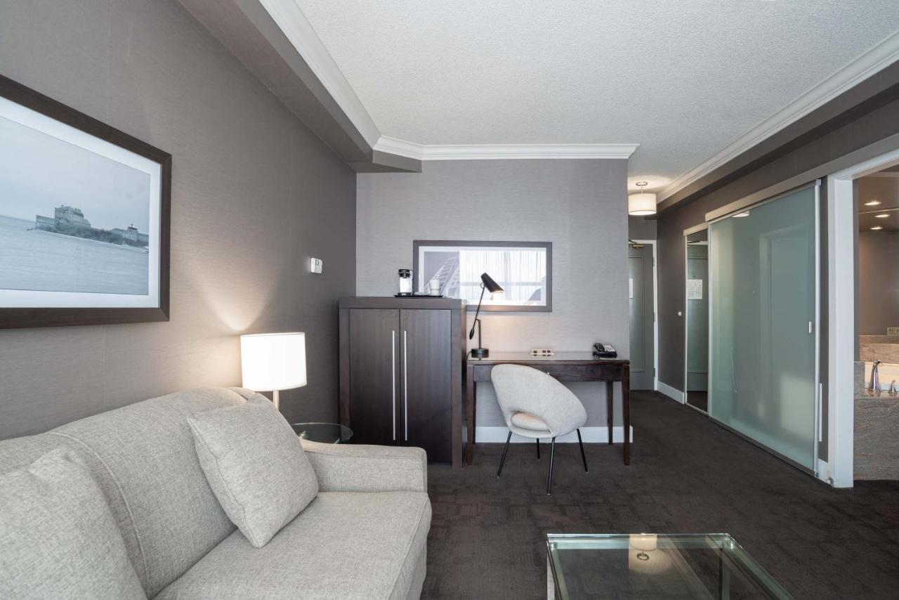 Sandman Signature Mississauga Hotel Екстер'єр фото