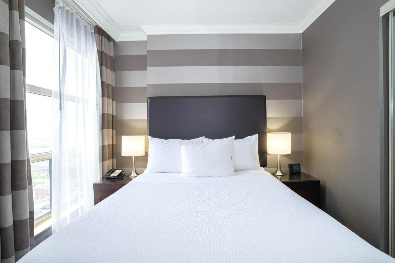 Sandman Signature Mississauga Hotel Екстер'єр фото