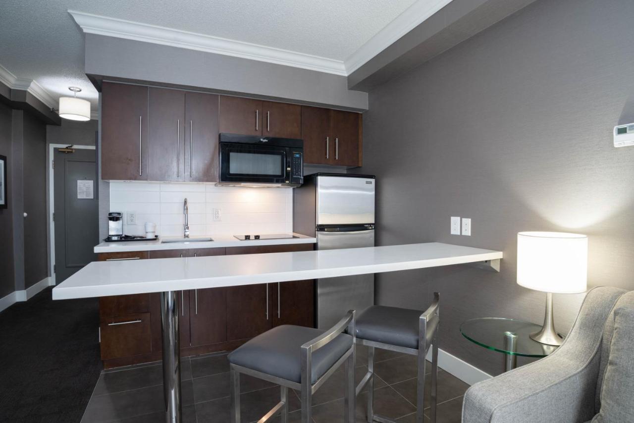 Sandman Signature Mississauga Hotel Екстер'єр фото