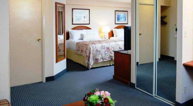 Sandman Signature Mississauga Hotel Екстер'єр фото