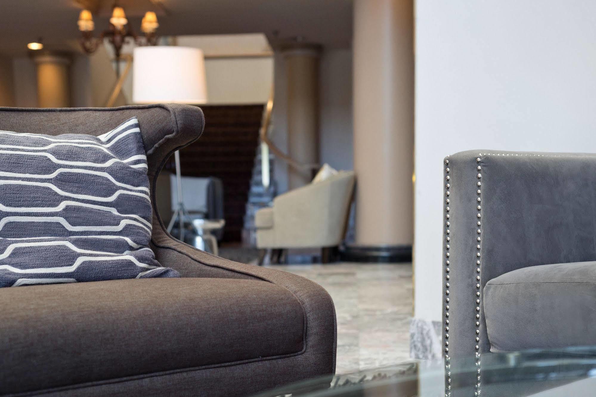 Sandman Signature Mississauga Hotel Екстер'єр фото