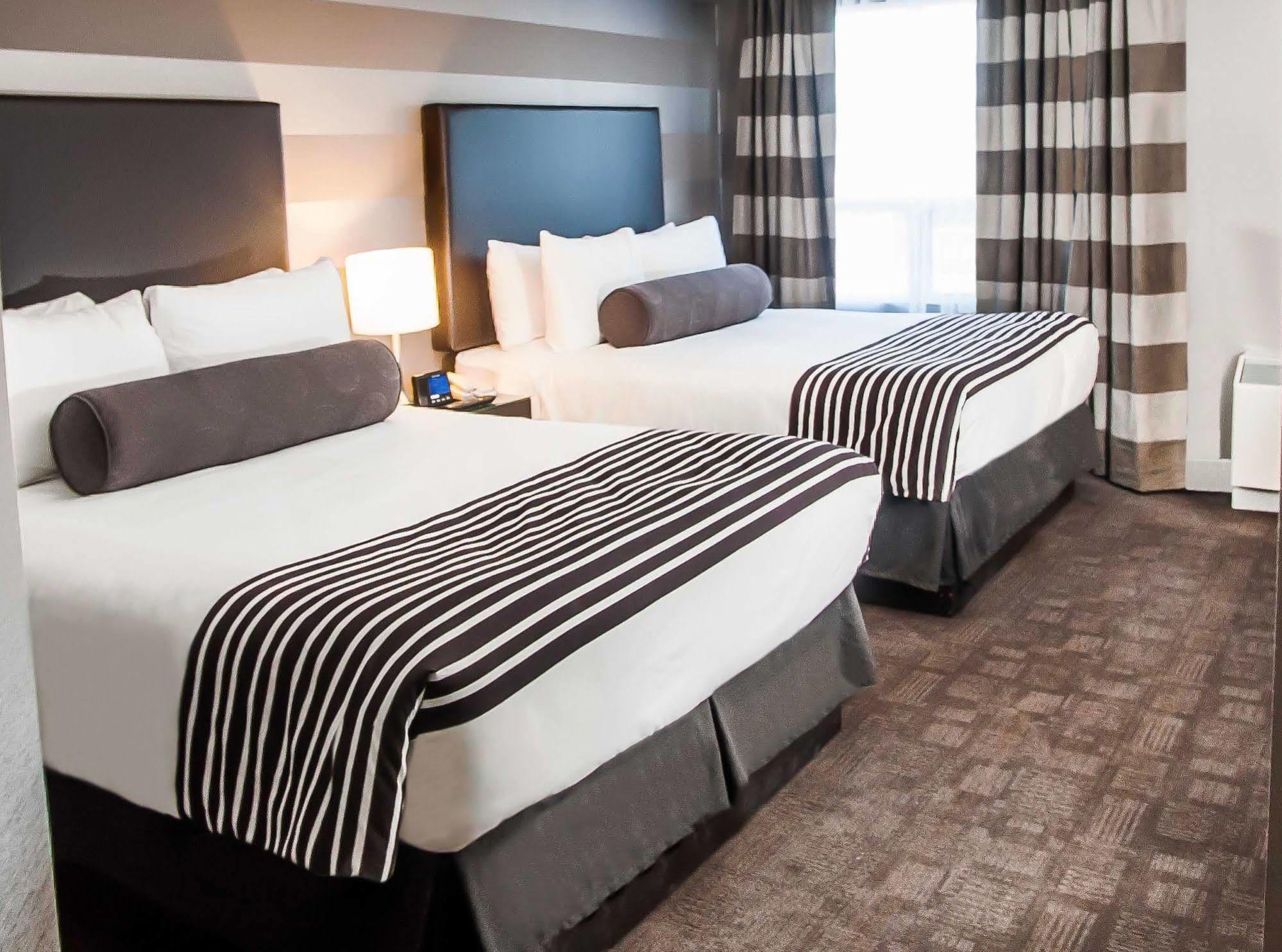 Sandman Signature Mississauga Hotel Екстер'єр фото