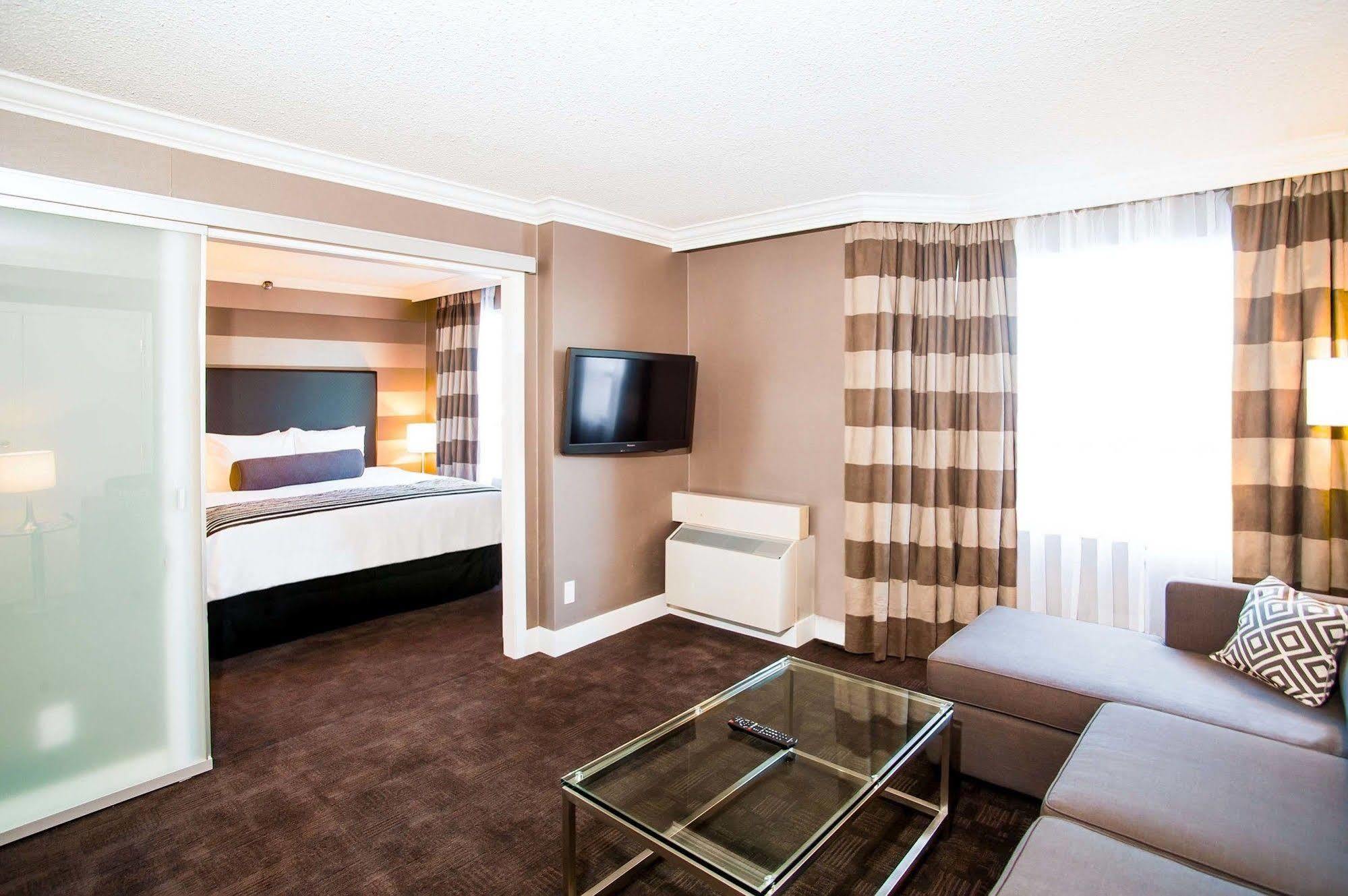 Sandman Signature Mississauga Hotel Екстер'єр фото