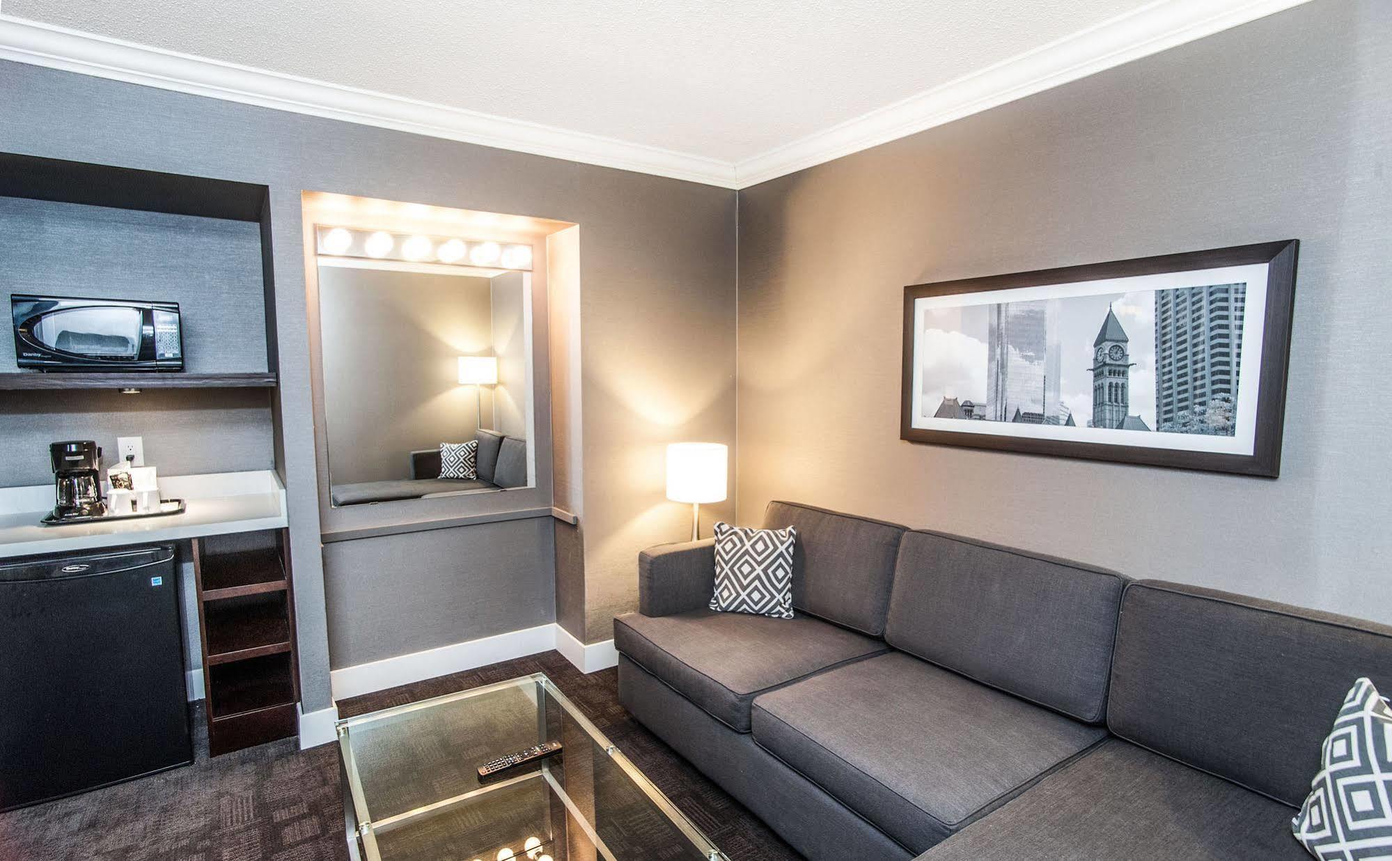 Sandman Signature Mississauga Hotel Екстер'єр фото