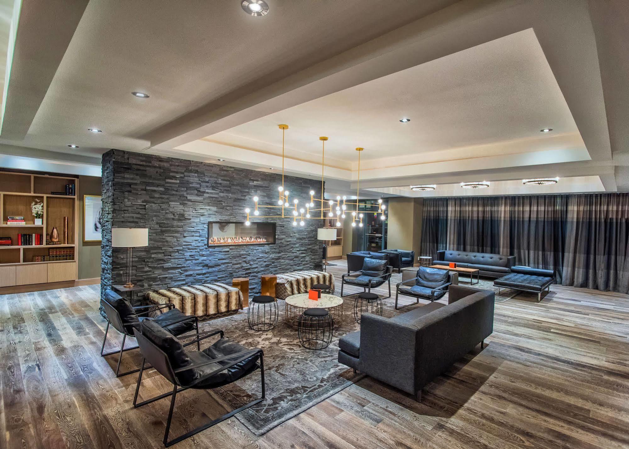 Sandman Signature Mississauga Hotel Екстер'єр фото