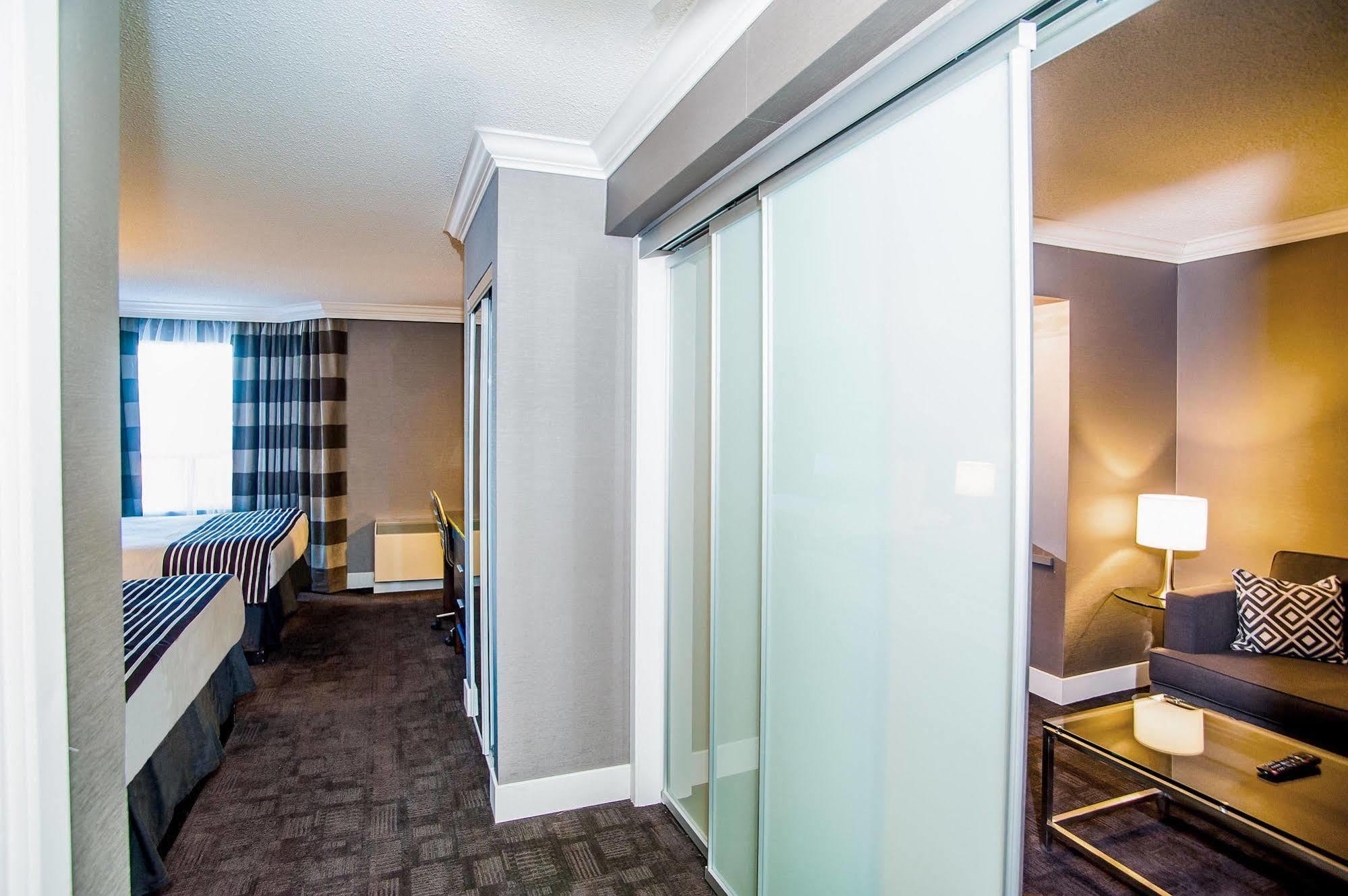 Sandman Signature Mississauga Hotel Екстер'єр фото
