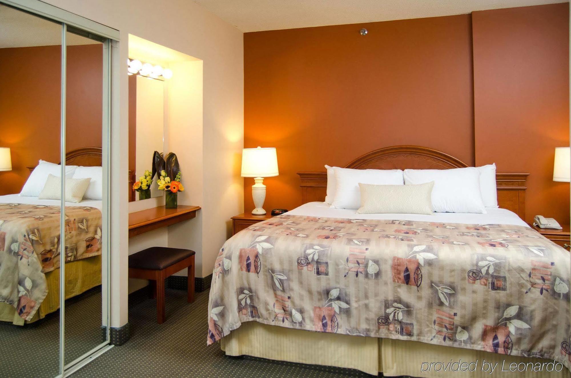 Sandman Signature Mississauga Hotel Екстер'єр фото